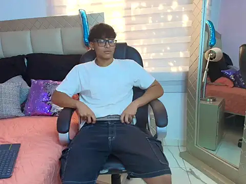 Snapshot of mathias_oberlin chatting on 03/23/26, 08:19 mathias oberlin online show from 03/23/26, 08:19