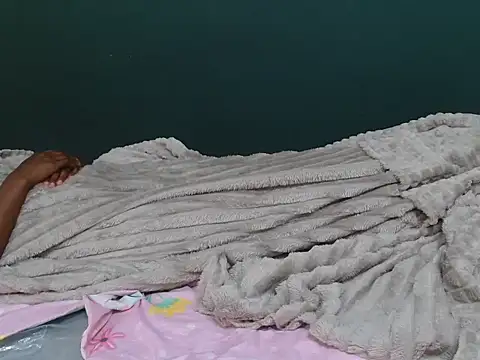 Snapshot of DarkBeautyX chatting on 03/25/26, 12:33 DarkBeautyX online show from 03/25/26, 12:33