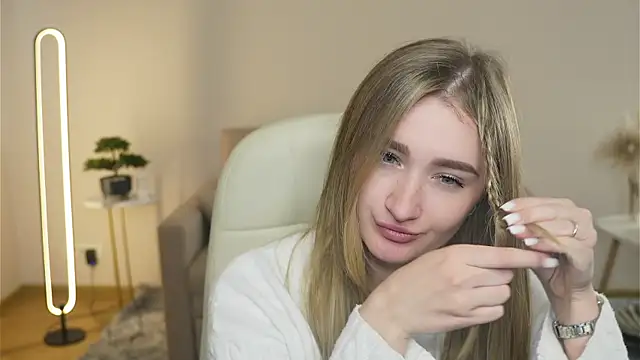 VioletteClaire online show from 04/03/26, 08:54