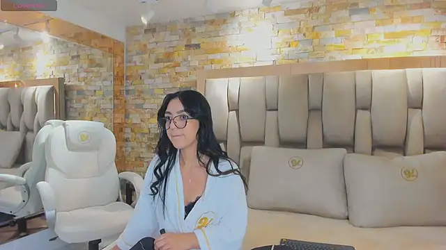 victoria hokings online show from 05/12/26, 08:21
