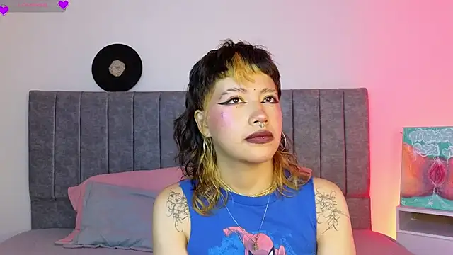 Luna Blooms online show from 03/26/26, 11:52