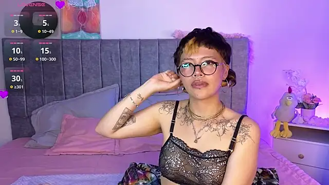 Luna Blooms online show from 04/02/26, 01:46