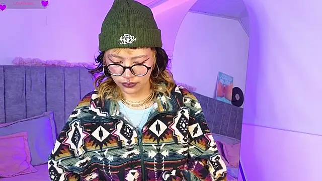 Luna Blooms online show from 04/01/26, 11:44