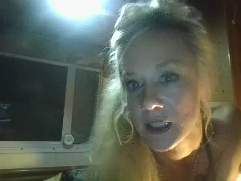 Snapshot of batshtcrzybbylov3 chatting on 05/28/26, 01:57 batshtcrzybbylov3 online show from 05/28/26, 01:57