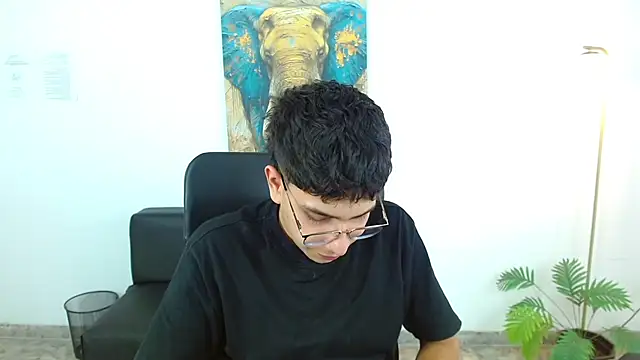 maax 18 online show from 03/24/26, 02:28