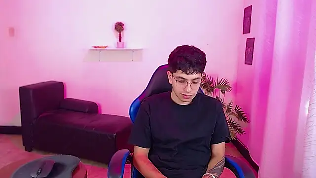 maax 18 online show from 04/10/26, 01:51