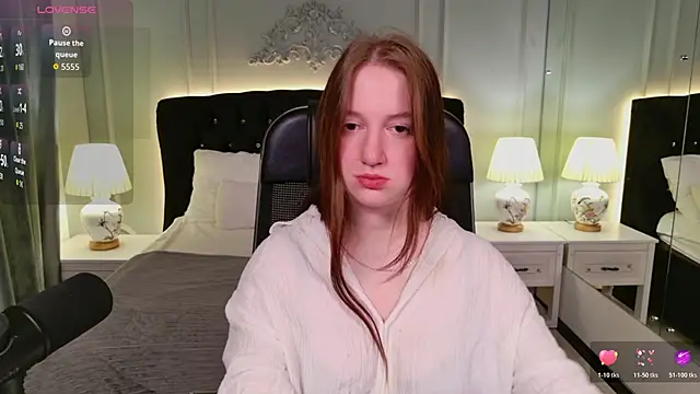 Snapshot of Elisabeth_Binder chatting on 06/04/26, 03:55 Elisabeth Binder online show from 06/04/26, 03:55