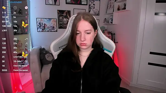 Snapshot of Elisabeth_Binder chatting on 07/02/26, 03:34 Elisabeth Binder online show from 07/02/26, 03:34