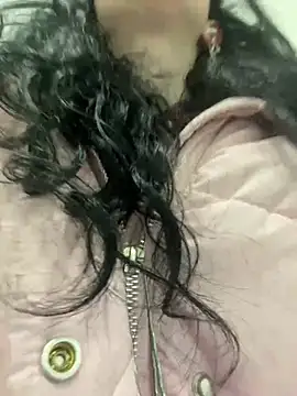 Snapshot of Flora_Ray chatting on 04/11/26, 01:15 Flora Ray online show from 04/11/26, 01:15