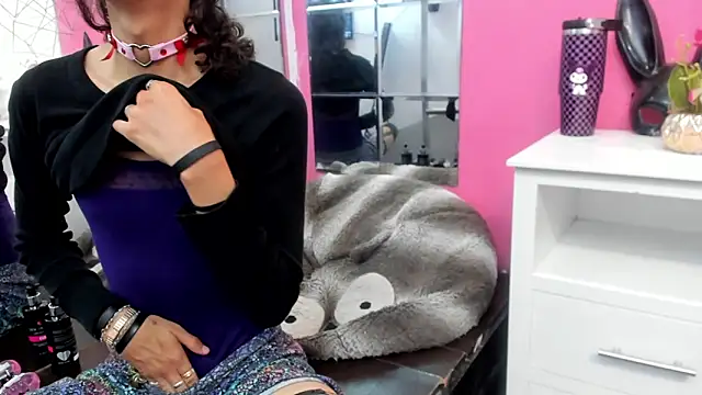 vannellope roberts online show from 04/07/26, 01:57