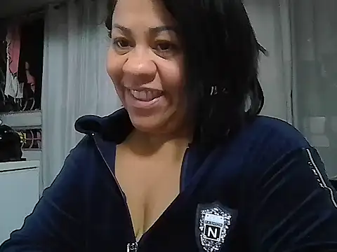 Snapshot of Veronica_missbigg chatting on 05/20/26, 09:28 Veronica missbigg online show from 05/20/26, 09:28