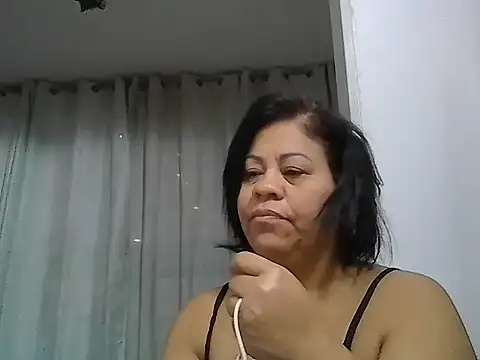 Snapshot of Veronica_missbigg chatting on 06/05/26, 08:09 Veronica missbigg online show from 06/05/26, 08:09