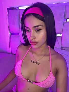 Lizzy Bonnie online show from 05/17/26, 06:52