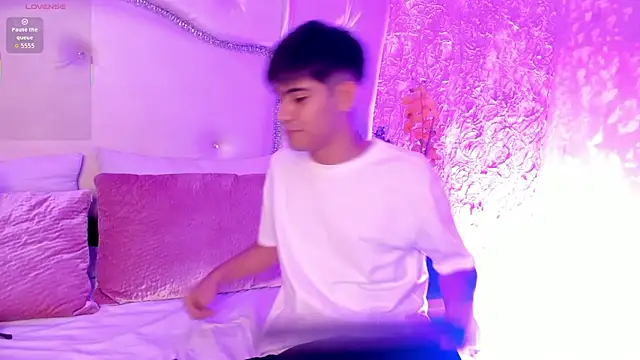 TylerCruz   online show from 04/05/26, 05:25