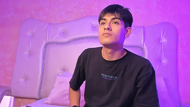 TylerCruz   online show from 04/11/26, 03:58