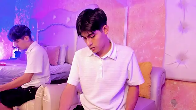 TylerCruz   online show from 04/14/26, 06:40