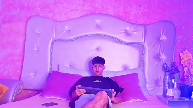 TylerCruz   online show from 03/31/26, 01:24