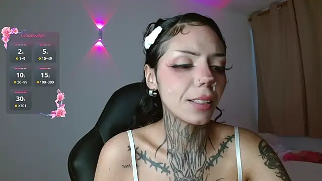 KoraRousse online show from 04/12/26, 01:36