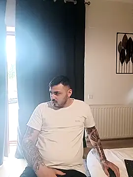 I amAhille online show from 04/01/26, 01:41