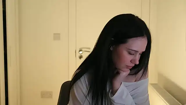 Snapshot of mira_mmira chatting on 04/12/26, 09:40 mira mmira online show from 04/12/26, 09:40