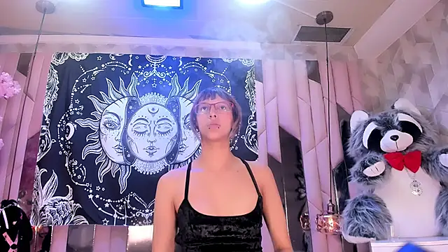 Snapshot of Morgananoir1 chatting on 03/31/26, 08:00 Morgananoir1 online show from 03/31/26, 08:00