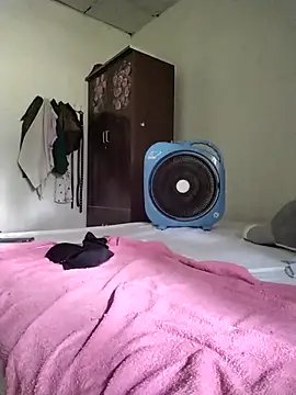 Snapshot of Jeryy68 chatting on 04/14/26, 01:54 Jeryy68 online show from 04/14/26, 01:54