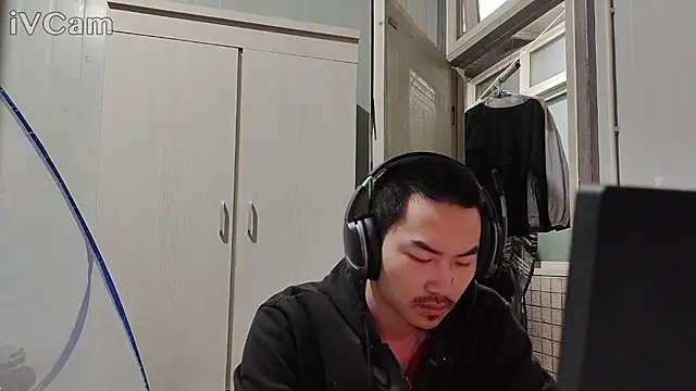dyjdddttj online show from 04/21/26, 12:34