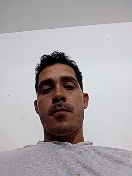 Gabriel leon33 online show from 04/11/26, 05:15