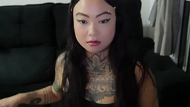 ChinesaTropical online show from 04/17/26, 09:28