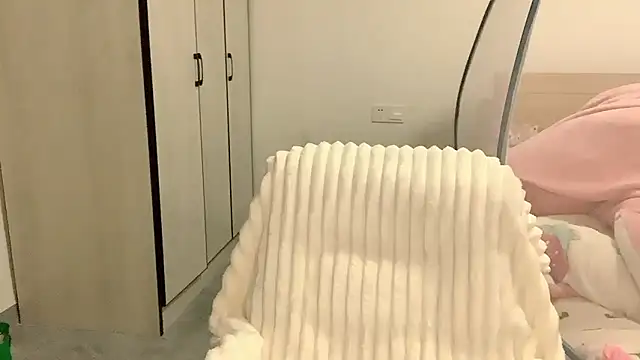 Snapshot of xiaodanta- chatting on 04/12/26, 11:35 xiaodanta- online show from 04/12/26, 11:35