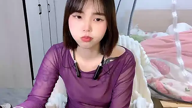 Snapshot of xiaodanta- chatting on 04/11/26, 11:36 xiaodanta- online show from 04/11/26, 11:36