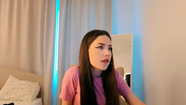 Snapshot of noonespyed chatting on 04/03/26, 04:41 noonespyed online show from 04/03/26, 04:41