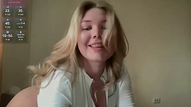 cutiejuliee online show from 03/31/26, 02:52