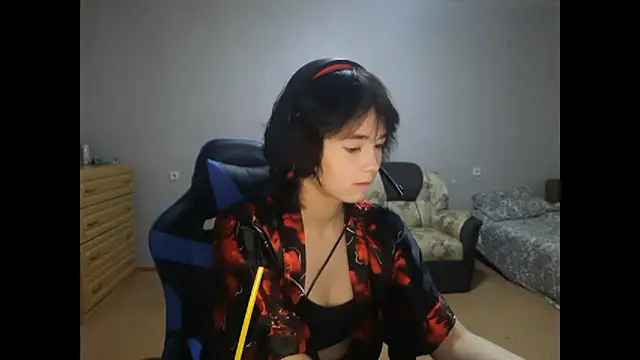 ShaynaLinley online show from 04/12/26, 09:07