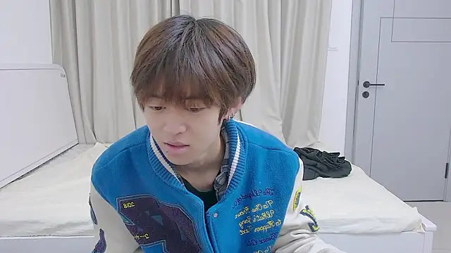 Snapshot of buding-001 chatting on 04/03/26, 04:41 buding-001 online show from 04/03/26, 04:41