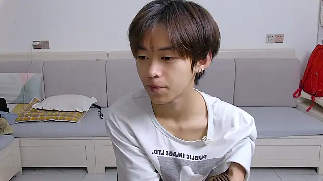 Snapshot of buding-001 chatting on 03/26/26, 10:57 buding-001 online show from 03/26/26, 10:57