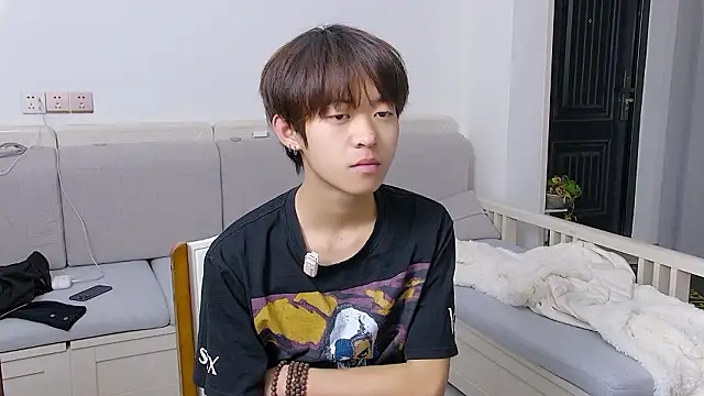 Snapshot of buding-001 chatting on 03/24/26, 11:21 buding-001 online show from 03/24/26, 11:21