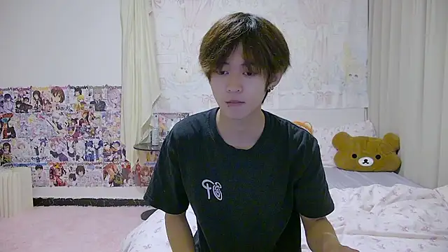 Snapshot of buding-001 chatting on 04/11/26, 11:36 buding-001 online show from 04/11/26, 11:36