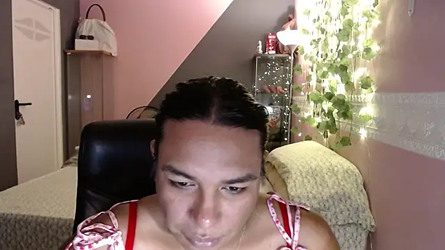 Snapshot of choquitolove1 chatting on 04/05/26, 01:12 choquitolove1 online show from 04/05/26, 01:12