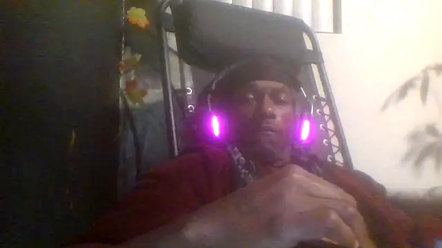 Yourfriendlyneighbor online show from 04/22/26, 10:33