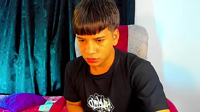 Aless bigg online show from 04/12/26, 08:17