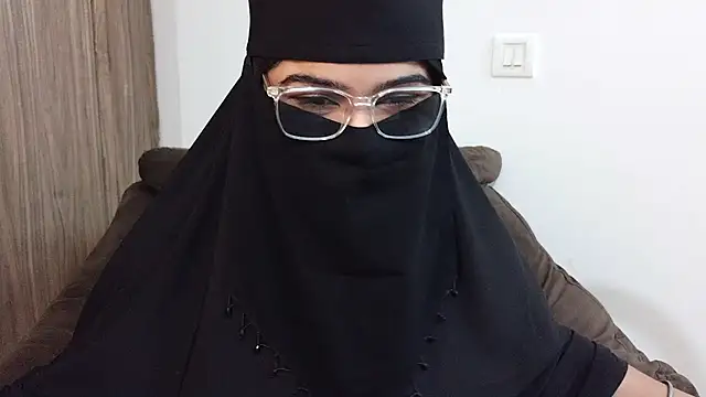 Snapshot of karandeep_kaur_isback chatting on 03/27/26, 01:34 karandeep kaur isback online show from 03/27/26, 01:34