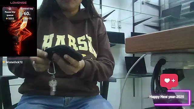 Snapshot of ShyShopia chatting on 04/06/26, 08:26 ShyShopia online show from 04/06/26, 08:26