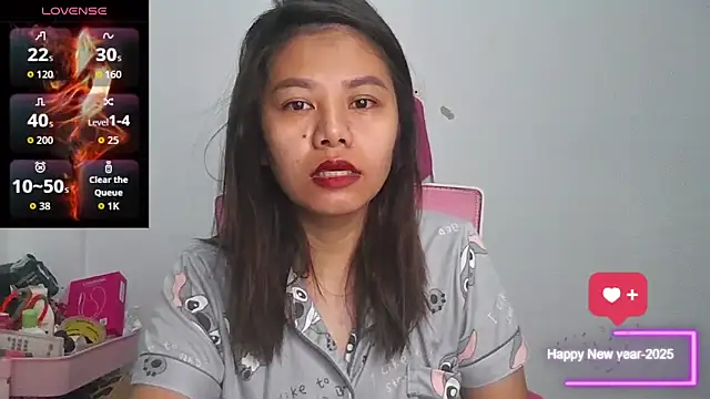 Snapshot of ShyShopia chatting on 04/12/26, 12:03 ShyShopia online show from 04/12/26, 12:03