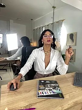 NahomiWhitte online show from 04/10/26, 01:07