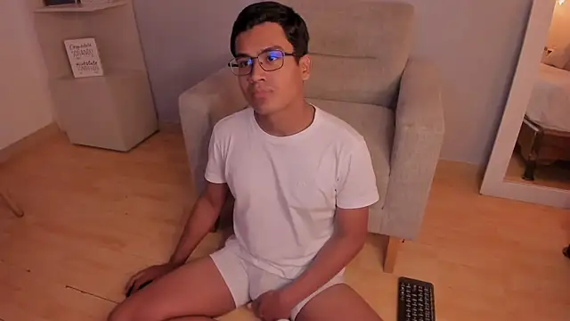 ThiagoVega  online show from 04/15/26, 04:07