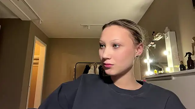 Snapshot of VibeAnna chatting on 04/09/26, 03:07 VibeAnna online show from 04/09/26, 03:07