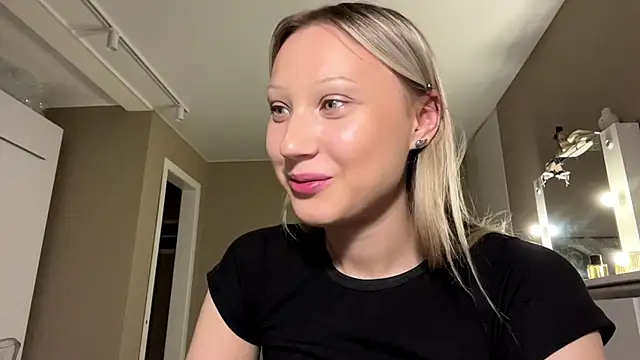 Snapshot of VibeAnna chatting on 04/05/26, 05:19 VibeAnna online show from 04/05/26, 05:19