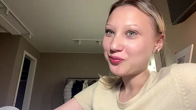 Snapshot of VibeAnna chatting on 03/31/26, 03:47 VibeAnna online show from 03/31/26, 03:47