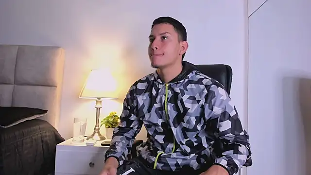 Chriss Diamond online show from 06/23/26, 07:56